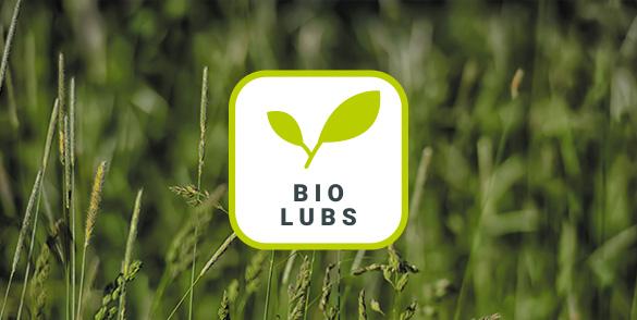 Logo BioLubs na pozadí zelené louky
