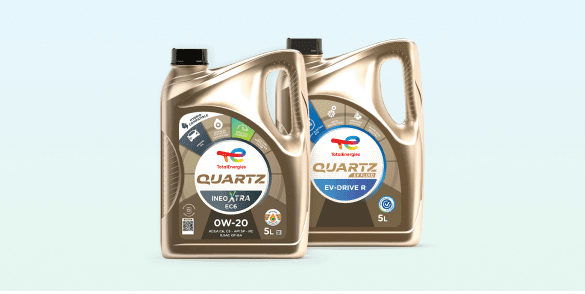 5l balení oleje Quartz Ineo Xtra a kapaliny EV Drive R